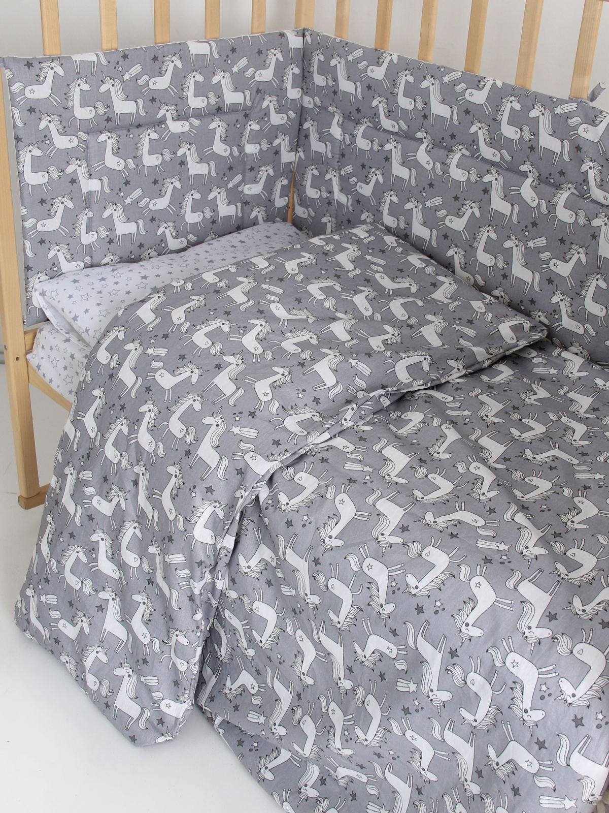 картинка Наборв кроватку:  КПБ и бампер высота 45см "Единорог"  НБ-Е от магазина Одежда+